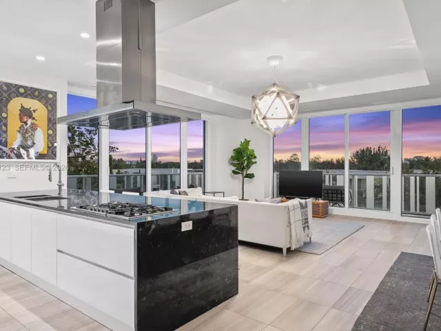 2-bedroom condo for sale in Miami Beach - 4701 N Meridian Ave 315 - MondialRealty