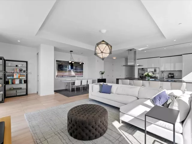 2-bedroom condo for sale in Miami Beach - 4701 N Meridian Ave 315 - MondialRealty