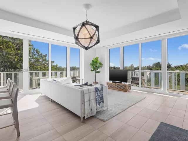 2-bedroom condo for sale in Miami Beach - 4701 N Meridian Ave 315 - MondialRealty
