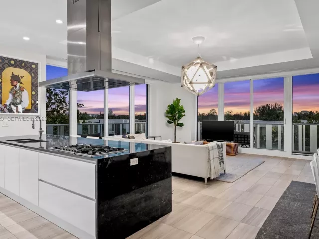 2-bedroom condo for sale in Miami Beach - 4701 N Meridian Ave 315 - MondialRealty