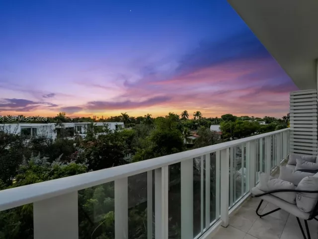 2-bedroom condo for sale in Miami Beach - 4701 N Meridian Ave 315 - MondialRealty