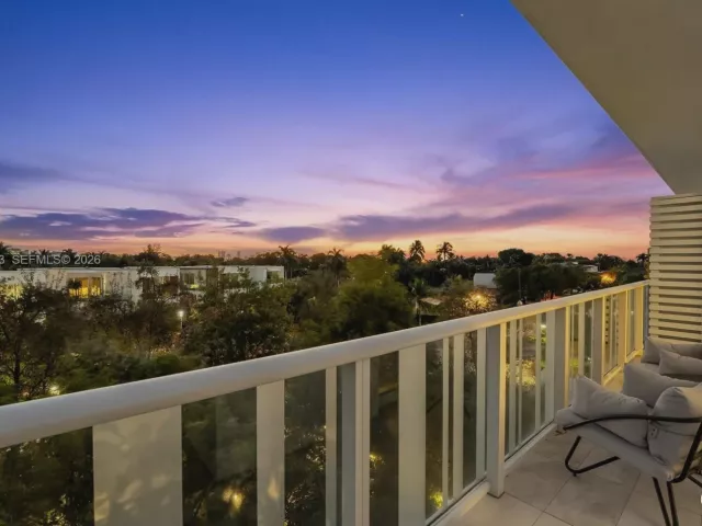 2-bedroom condo for sale in Miami Beach - 4701 N Meridian Ave 315 - MondialRealty