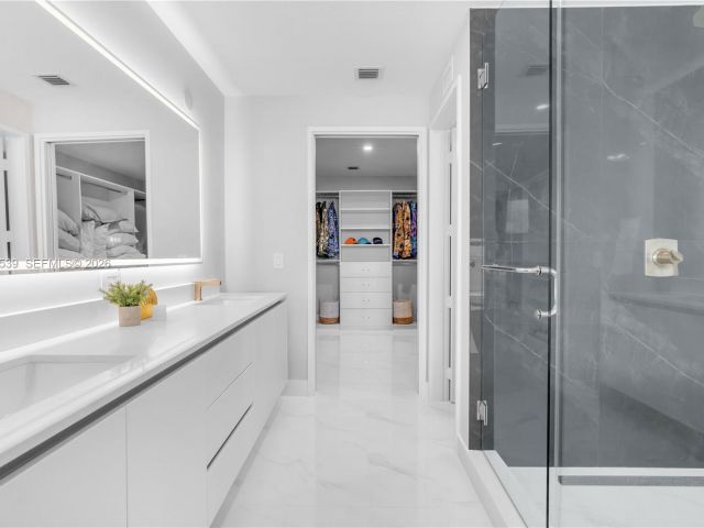 Apartment for sale  Unit #4501 - photo 7066421