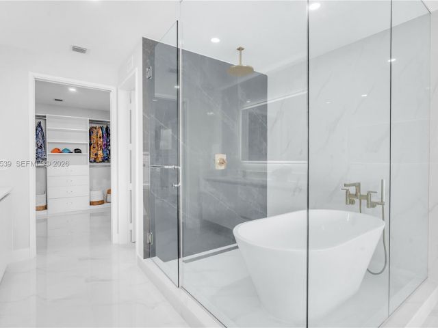 Apartment for sale  Unit #4501 - photo 7066422