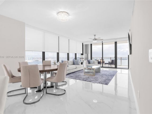 Apartment for sale  Unit #4501 - photo 7066427