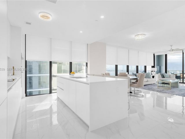 Apartment for sale  Unit #4501 - photo 7066429