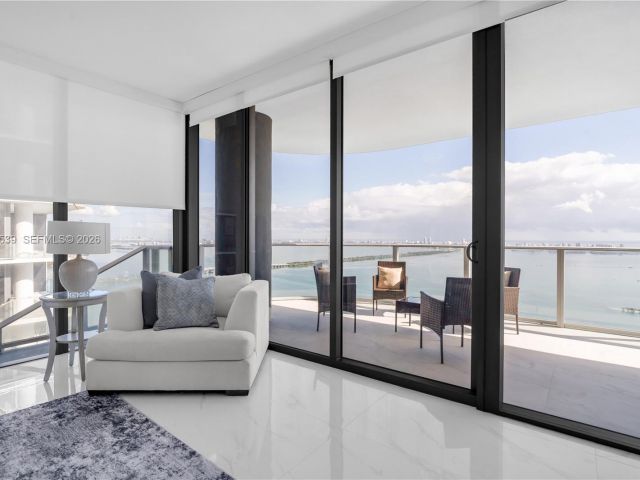 Apartment for sale  Unit #4501 - photo 7066435