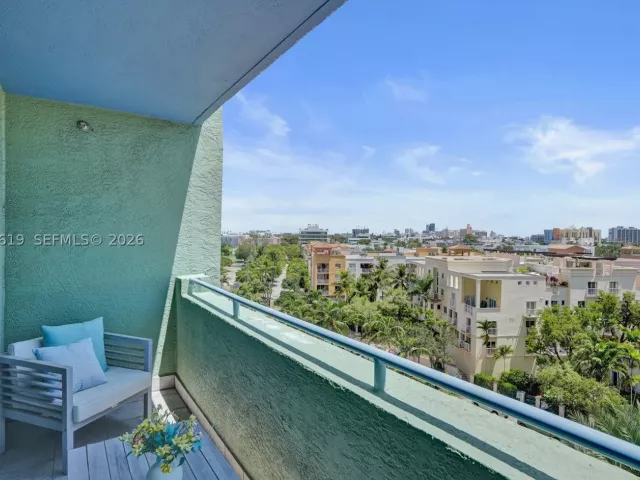 1-bedroom condo for sale in Miami Beach - 90 Alton Rd 807 - MondialRealty