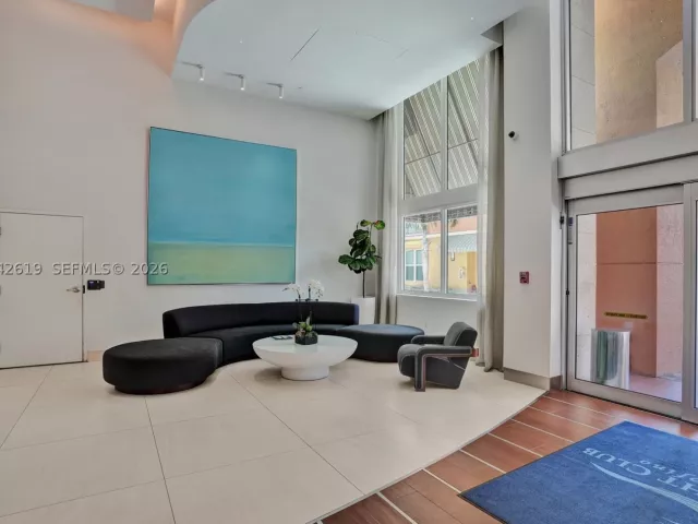 1-bedroom condo for sale in Miami Beach - 90 Alton Rd 807 - MondialRealty