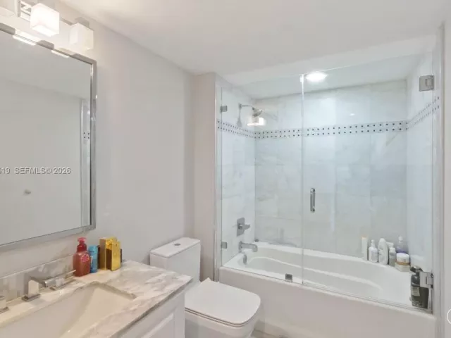 1-bedroom condo for sale in Miami Beach - 90 Alton Rd 807 - MondialRealty