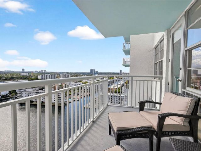 Apartment for sale  Unit #1905 - photo 7429946