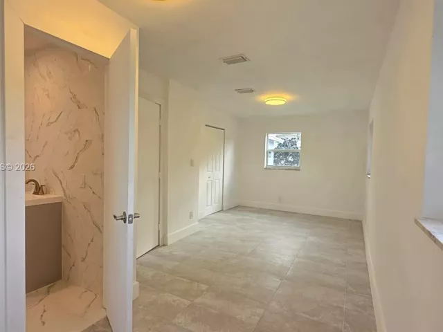 4-bedroom home for rent in Pompano Beach - 1700 N Cypress Rd - MondialRealty