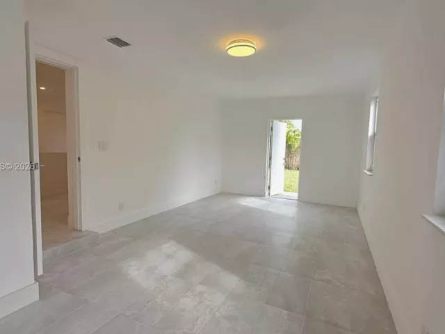 4-bedroom home for rent in Pompano Beach - 1700 N Cypress Rd - MondialRealty