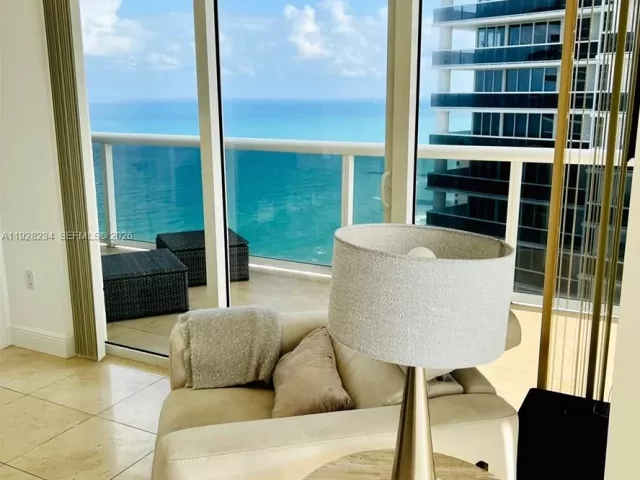 2-bedroom condo for sale in Hallandale Beach - 1830 S Ocean Dr 3006 - MondialRealty