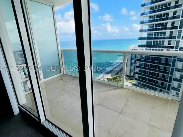 2-bedroom condo for sale in Hallandale Beach - 1830 S Ocean Dr 3006 - MondialRealty