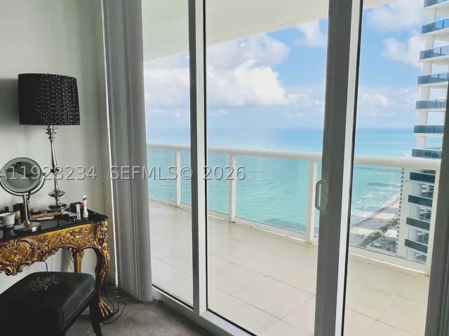 2-bedroom condo for sale in Hallandale Beach - 1830 S Ocean Dr 3006 - MondialRealty