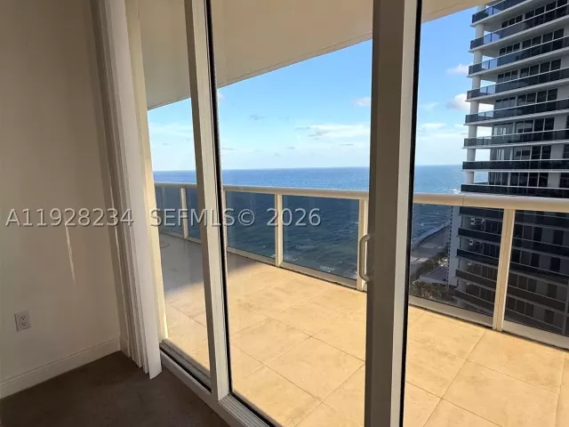 2-bedroom condo for sale in Hallandale Beach - 1830 S Ocean Dr 3006 - MondialRealty
