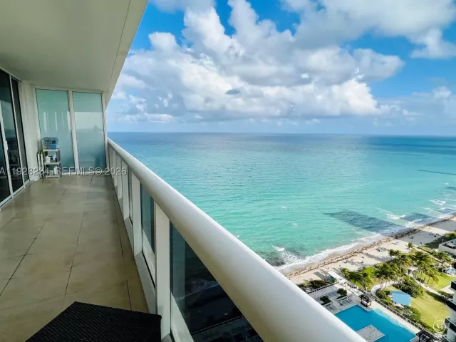 2-bedroom condo for sale in Hallandale Beach - 1830 S Ocean Dr 3006 - MondialRealty