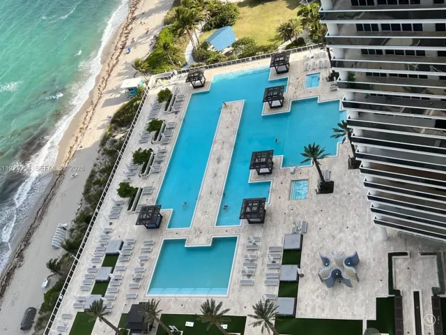 2-bedroom condo for sale in Hallandale Beach - 1830 S Ocean Dr 3006 - MondialRealty