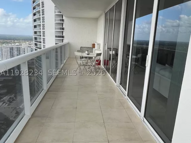 2-bedroom condo for sale in Hallandale Beach - 1830 S Ocean Dr 3006 - MondialRealty