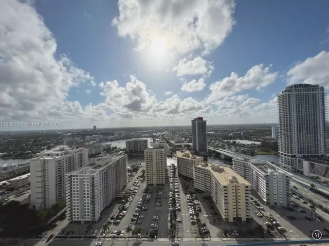 2-bedroom condo for sale in Hallandale Beach - 1830 S Ocean Dr 3006 - MondialRealty