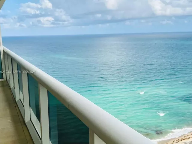 2-bedroom condo for sale in Hallandale Beach - 1830 S Ocean Dr 3006 - MondialRealty