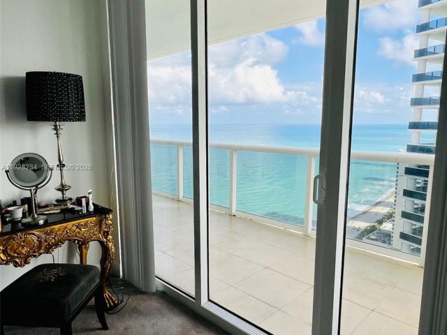 Apartment for sale  Unit #3006 - photo 7037635