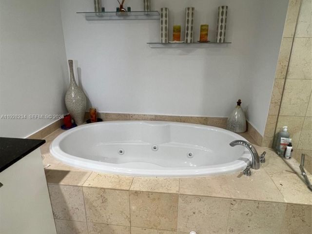 Apartment for sale  Unit #3006 - photo 7037637