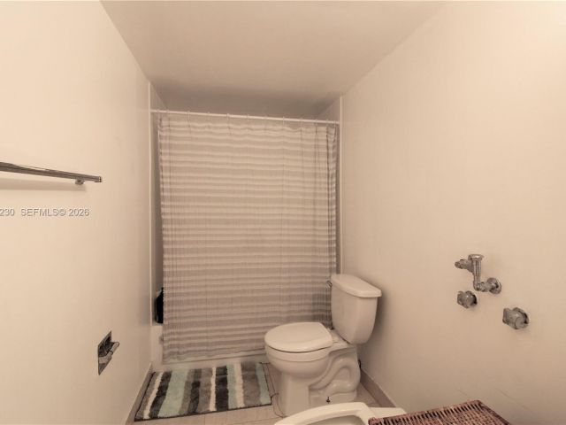 2-bedroom condo for sale in Hallandale Beach - 2500 Parkview Dr 315 - MondialRealty