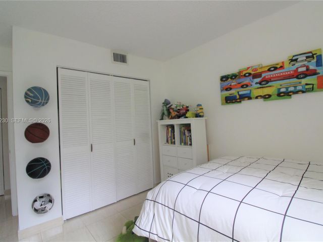 2-bedroom condo for sale in Hallandale Beach - 2500 Parkview Dr 315 - MondialRealty
