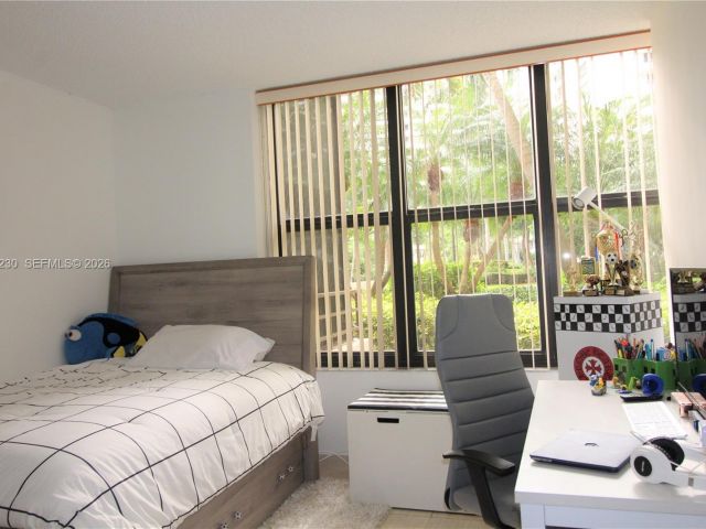 2-bedroom condo for sale in Hallandale Beach - 2500 Parkview Dr 315 - MondialRealty