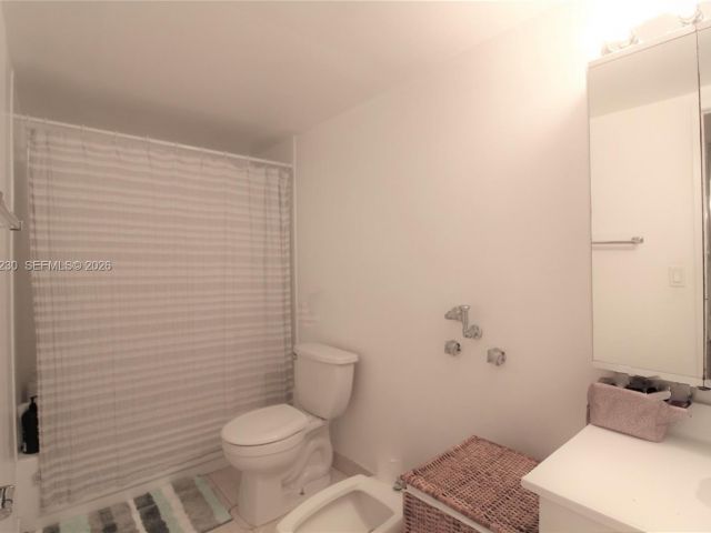 2-bedroom condo for sale in Hallandale Beach - 2500 Parkview Dr 315 - MondialRealty