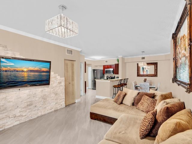 Apartment for sale  Unit #1418 - photo 7049398