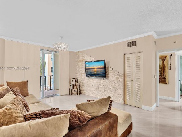 Apartment for sale  Unit #1418 - photo 7049400