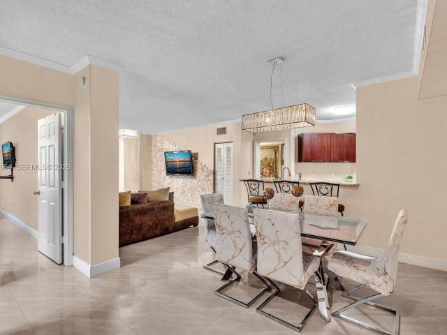 Apartment for sale  Unit #1418 - photo 7049407