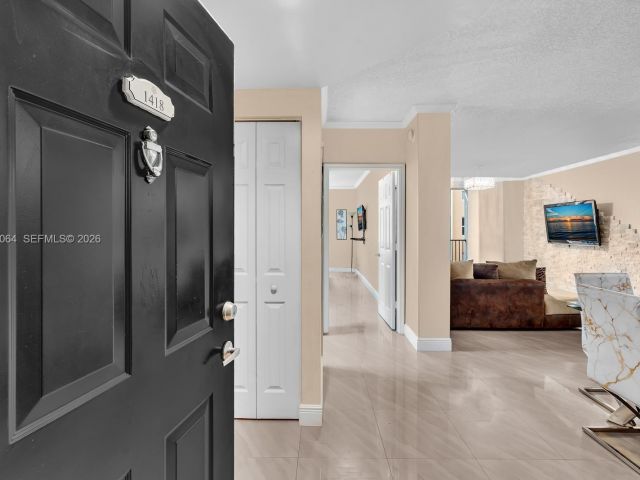 Apartment for sale  Unit #1418 - photo 7049409