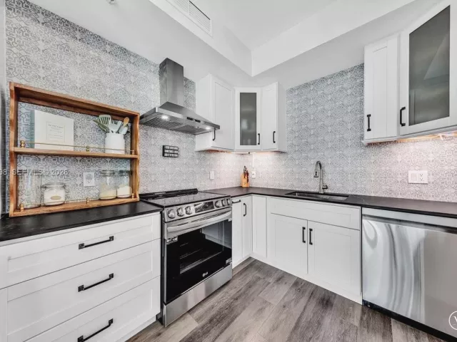 2-bedroom condo for sale in Miami - 90 SW 3rd St 2604 - MondialRealty