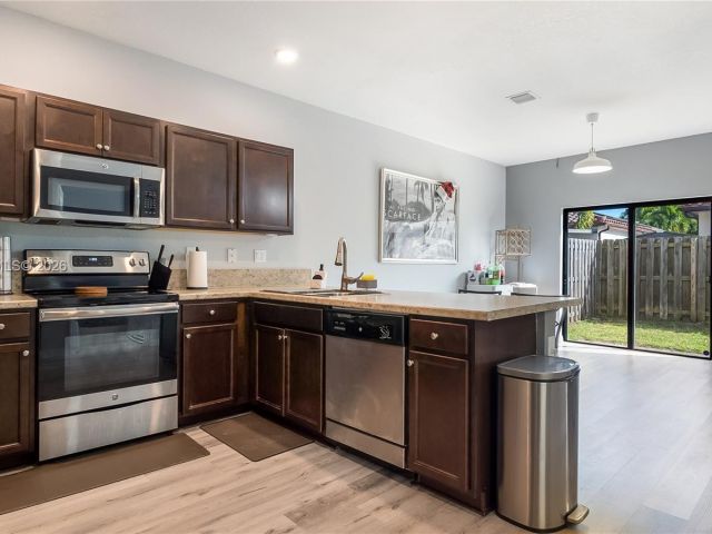 3-bedroom home for rent in Homestead - 141 SE 34th Ter 141 - MondialRealty