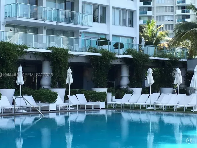 1-bedroom condo for rent in Miami Beach - 1100 West Ave 721 - MondialRealty
