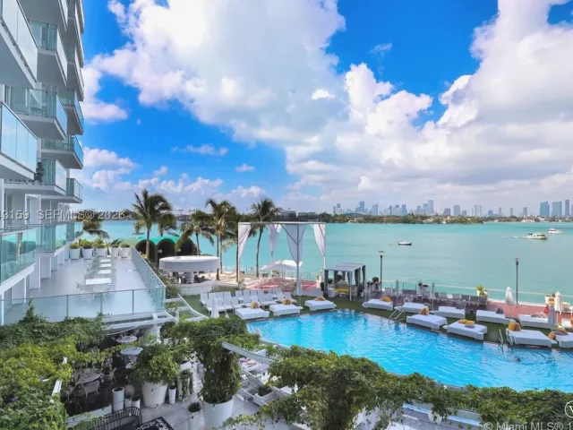 1-bedroom condo for rent in Miami Beach - 1100 West Ave 721 - MondialRealty