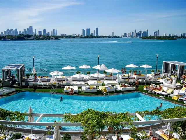 1-bedroom condo for rent in Miami Beach - 1100 West Ave 721 - MondialRealty