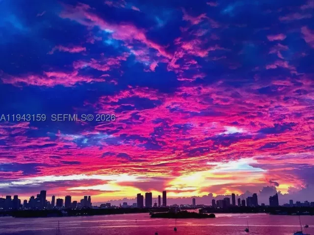 1-bedroom condo for rent in Miami Beach - 1100 West Ave 721 - MondialRealty