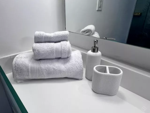 condo for rent in Miami Beach - 1100 West Ave 415 - MondialRealty