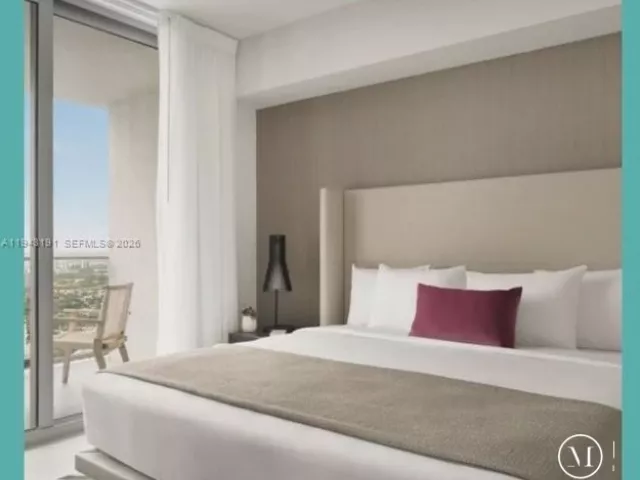 3-bedroom condo for sale in Hollywood - 4010 S Ocean Dr R3004 - MondialRealty