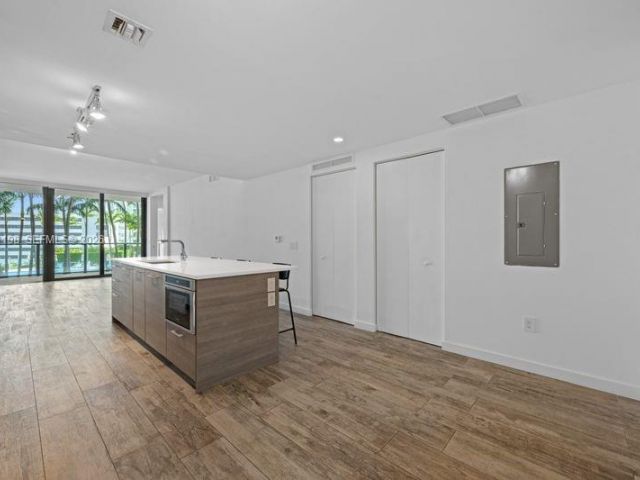 Apartment for sale  Unit #602 - photo 7126966