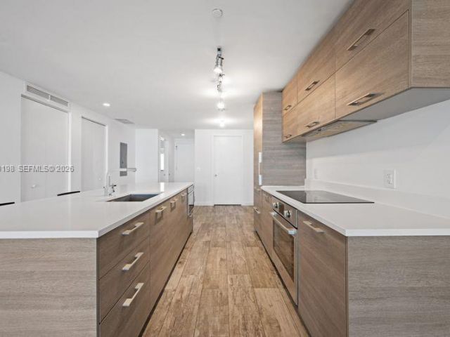 Apartment for sale  Unit #602 - photo 7126969