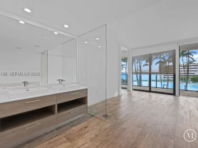 2-bedroom condo for sale in Miami - 650 NE 32nd St 602 - MondialRealty