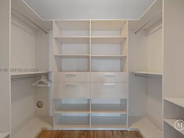 2-bedroom condo for sale in Miami - 650 NE 32nd St 602 - MondialRealty