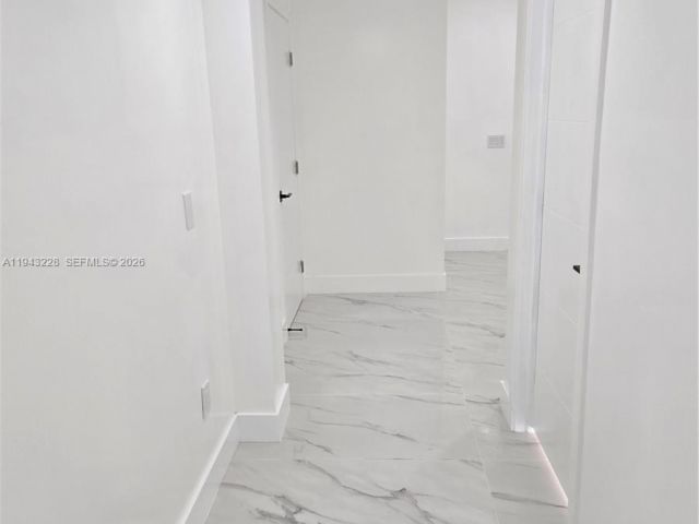 2-bedroom home for rent in North Miami - 987 NE 145 B - MondialRealty