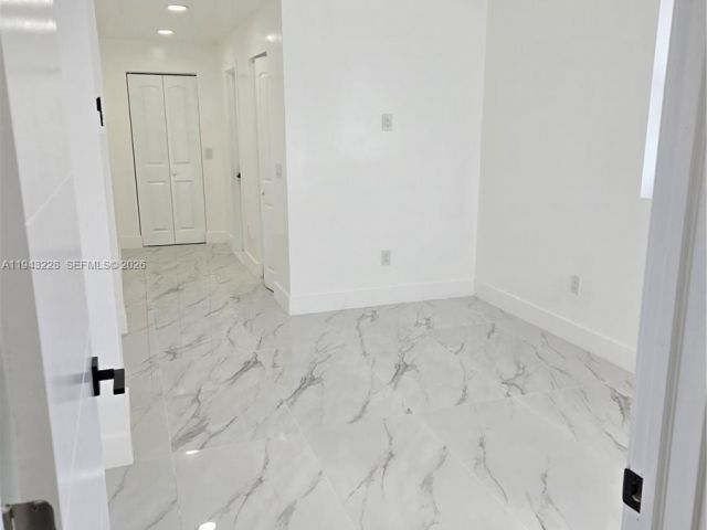 2-bedroom home for rent in North Miami - 987 NE 145 B - MondialRealty